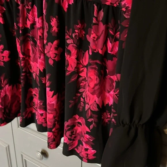 NWT Torrid : Rose Blouse - 0 - Picture 3 of 8